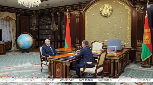 Александр Лукашенко: профсоюзы должны быть мощной базой для поддержания стабильности в белорусском обществе 