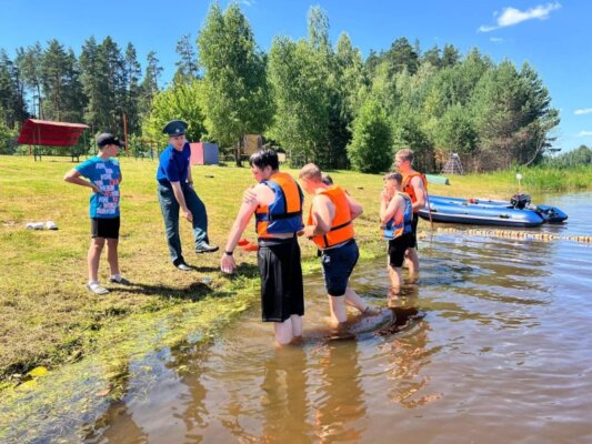 Всё о безопасности на воде: кличевские спасатели делятся навыками с детьми