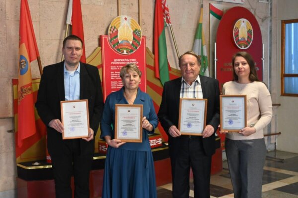 Награды не за слова, а за поступки!