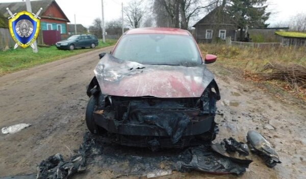 «Помощник» с коробком спичек: в Горках пенсионер поджег автомобиль, а затем притворился свидетелем