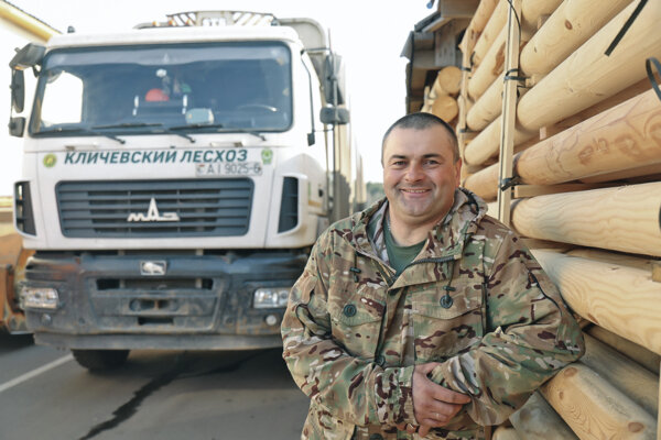 В Кличевском лесхозе главная ценность – кадры. Пообщались с одни из лидеров производства