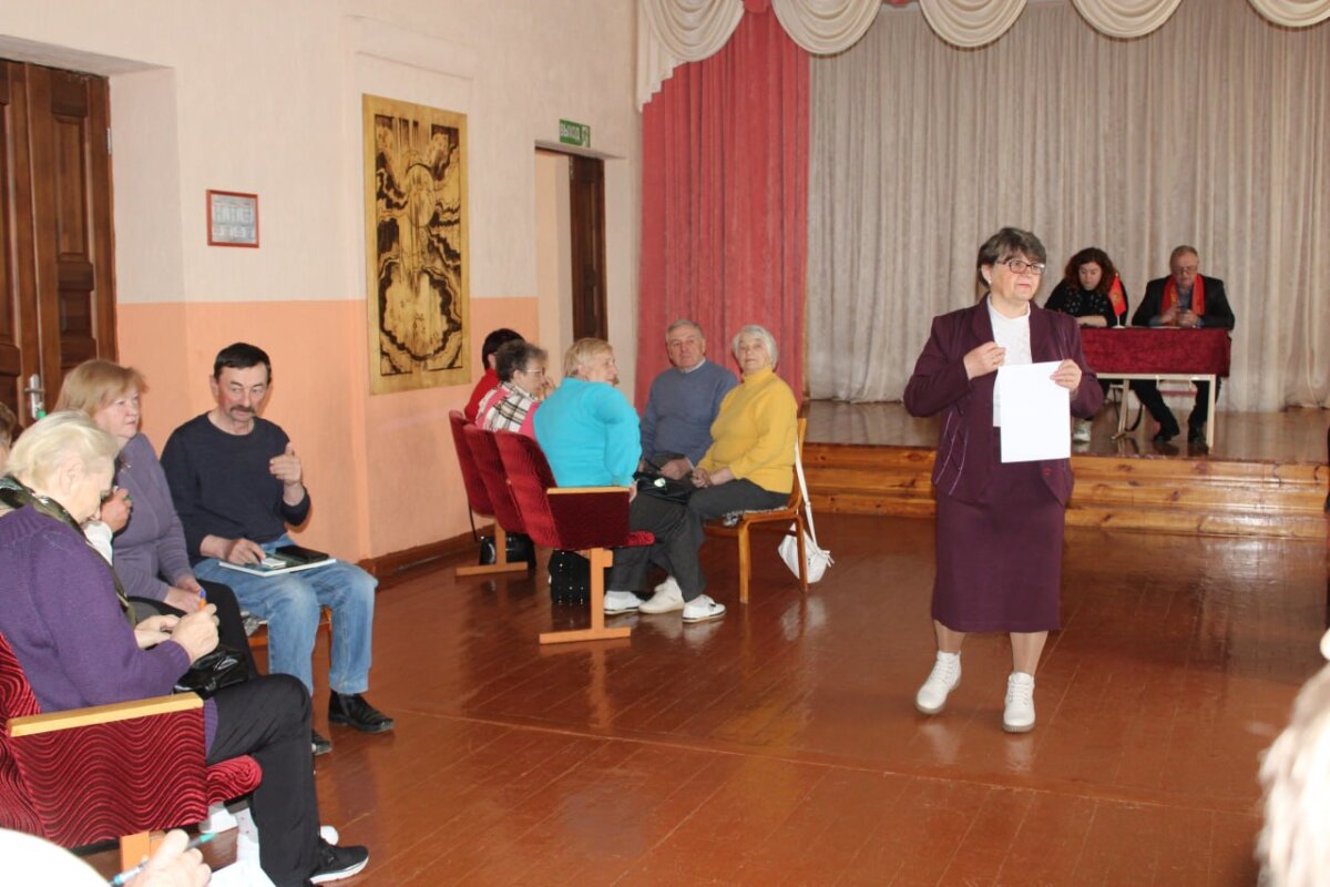 Ветераны-знатоки сыграли в «Что? Где? Когда?»