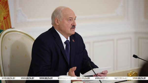 Госпрограмма вооружения на пятилетку стала темой совещания у Лукашенко