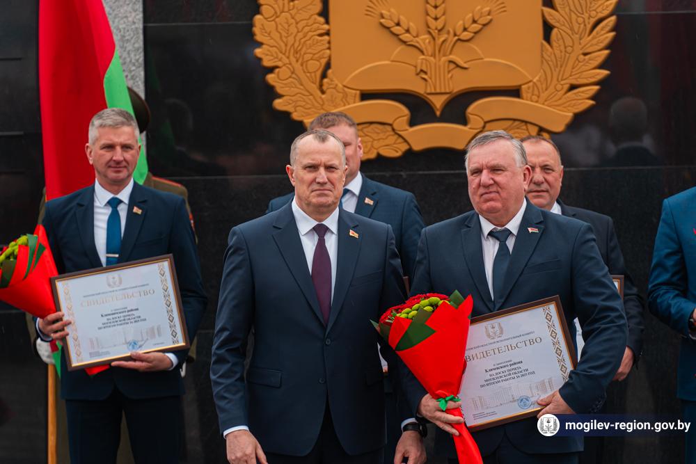 Это – наше общее достижение: Кличевский район занесён на областную доску почёта