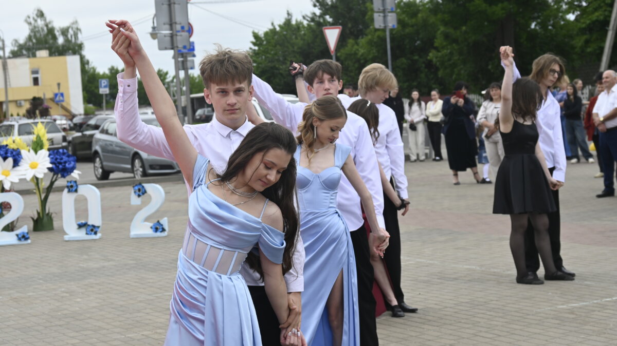 Выпускной 2026: школьники Кличевщины сказали «до свидания, школа»