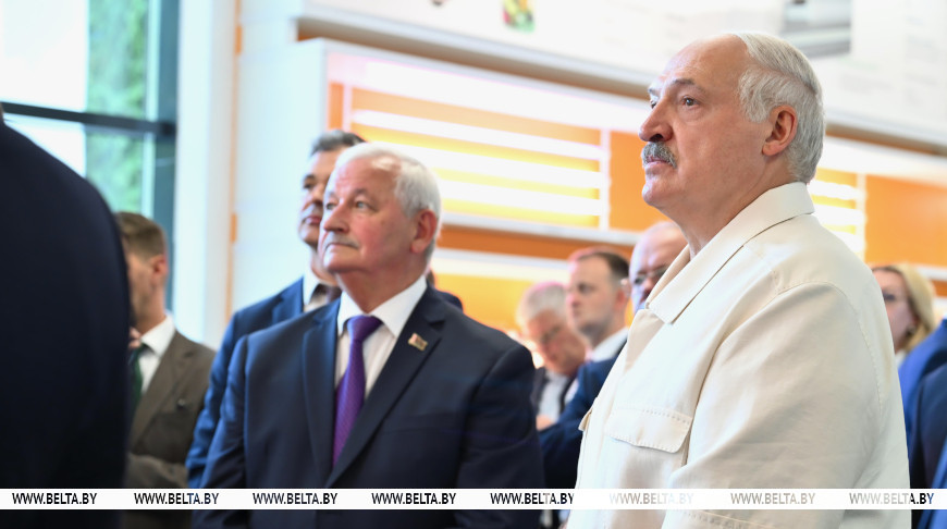 Лукашенко рассказал, как Беларусь не окунулась в рынок, и поблагодарил Трампа за откровенность