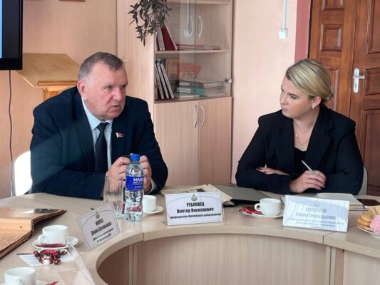 Председатель райисполкома проводит встречу с молодыми специалистами здравоохранения